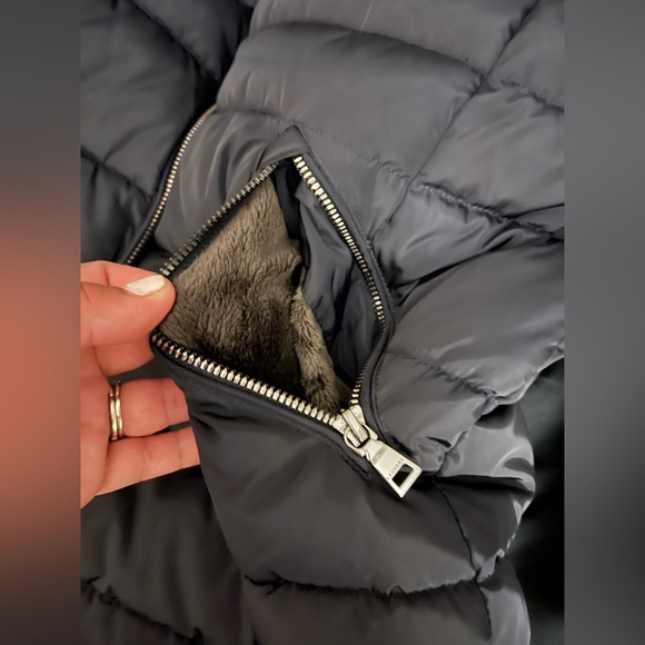 SOLD- Woman’s Winter Coat by Laundry - Picture 4 of 9